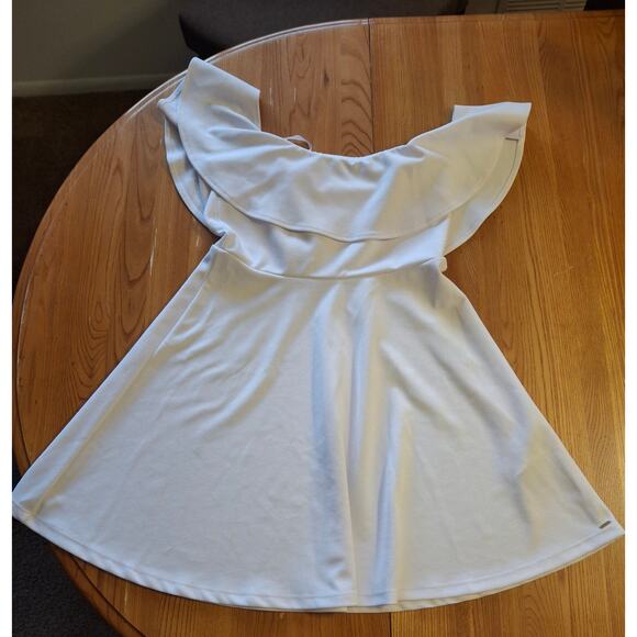 NWT GUESS Off the Shoulder Ruffle Cocktail Dress size M - Picture 1 of 8